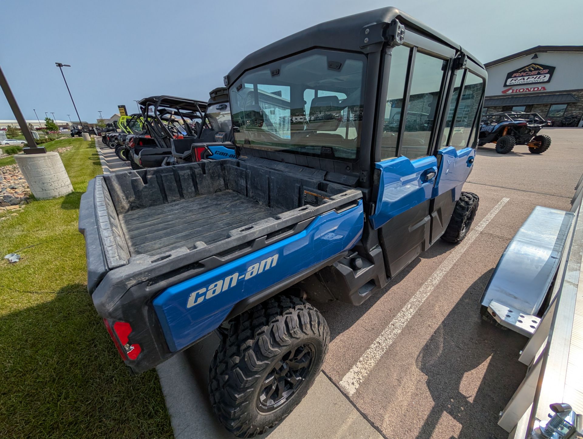 Pre-Owned 2022 Can-Am Defender Max Limited CAB HD10 - Image 4