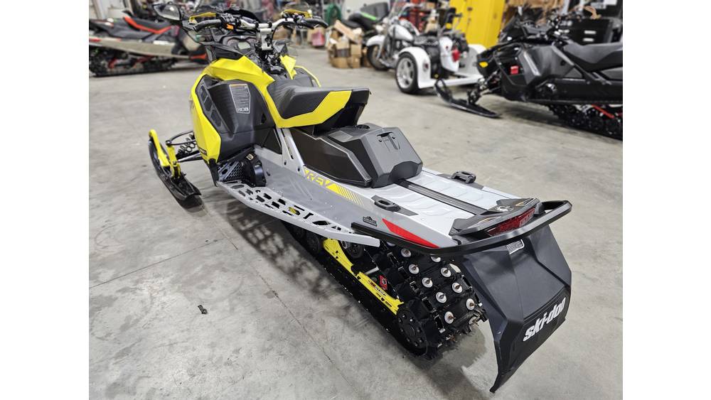 Pre-Owned 2019 Ski-Doo MXZ X 850 ETEC For Sale - Image 12