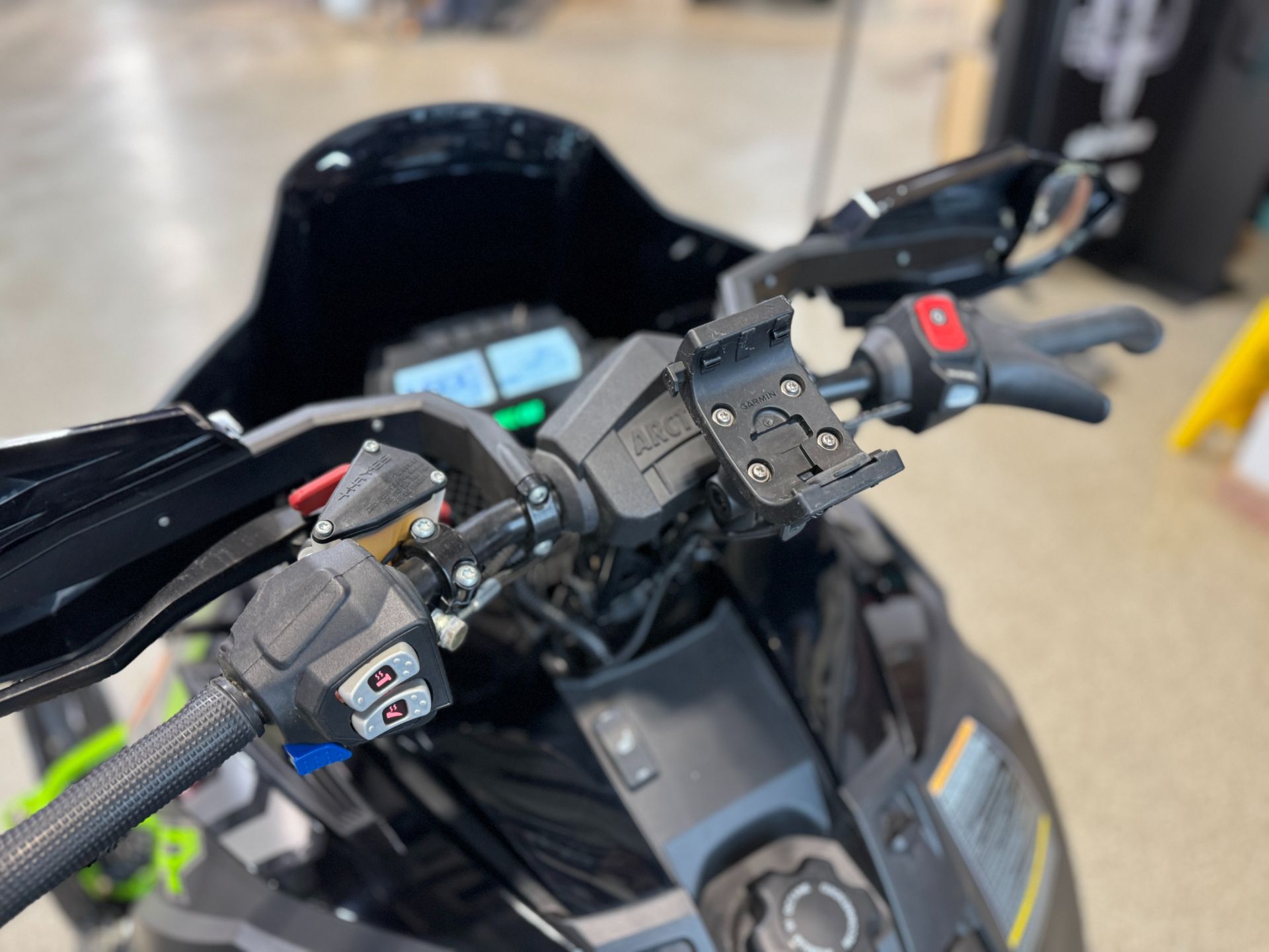 Pre-Owned 2017 Arctic Cat ZR 9000 Limited 137 For Sale - Image 7