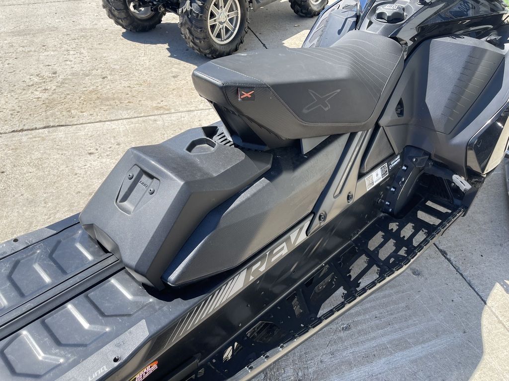Pre-Owned 2019 Ski-Doo MXZ® X 850 E-TEC Ice Ripper XT 1.25 w / Adj. Pkg. Blac - Image 5