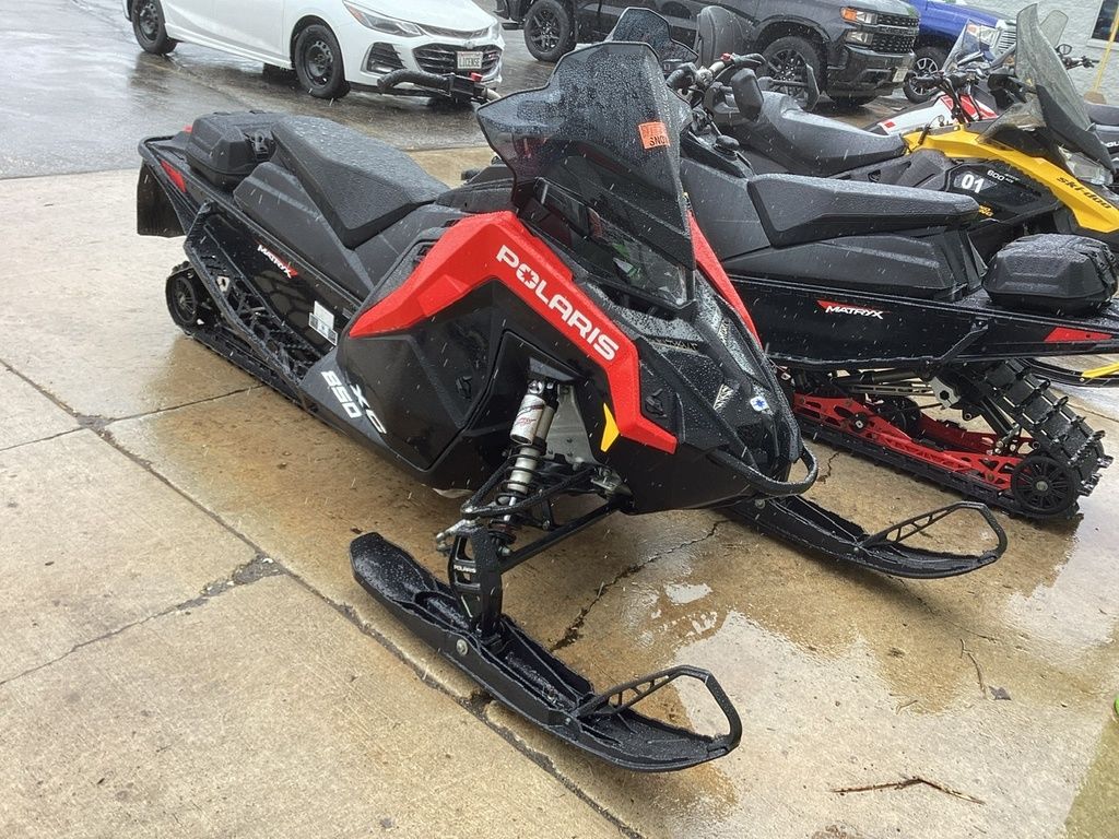 Pre-Owned 2021 Polaris 850 Indy XC 129 For Sale - Image 3