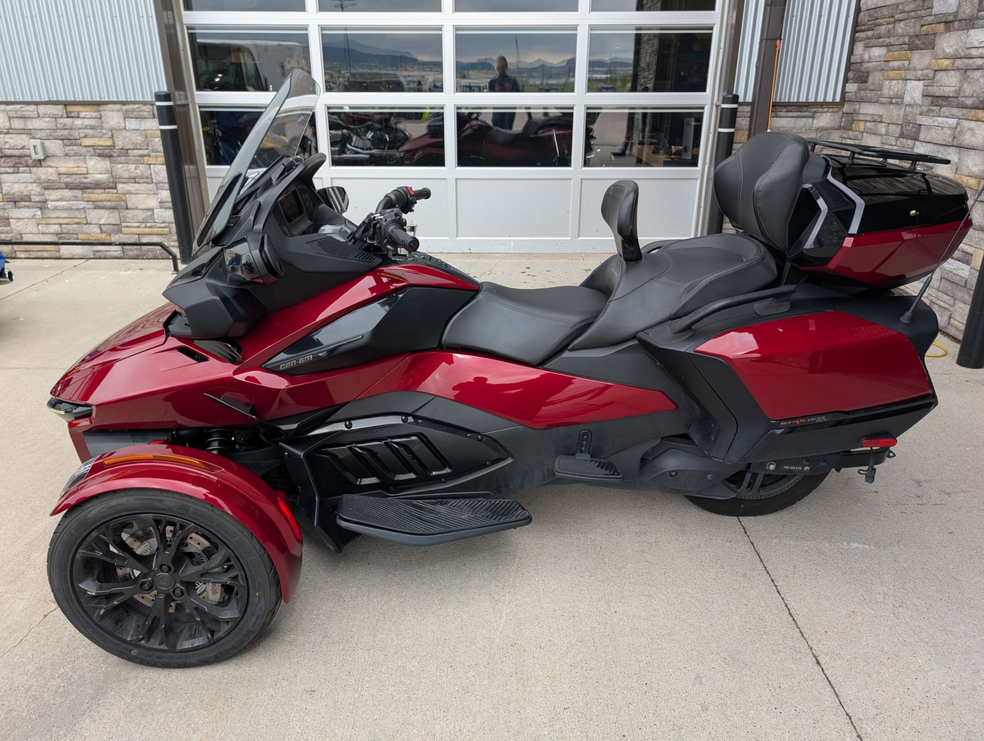 Pre-Owned 2021 Can-Am Spyder RT Limited - Image 13