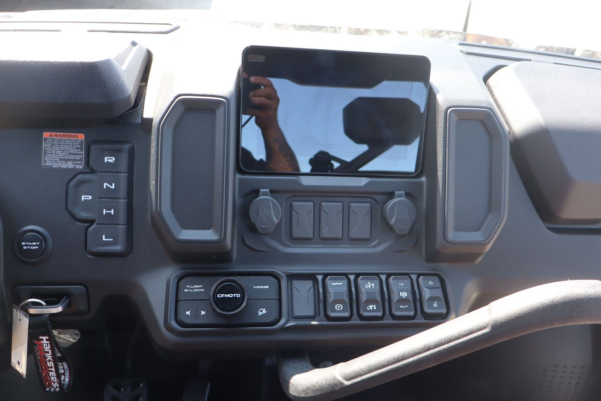 2025 CFMOTO UFORCE U10 Pro – 3-Seat Utility Side-by-Side - Image 11