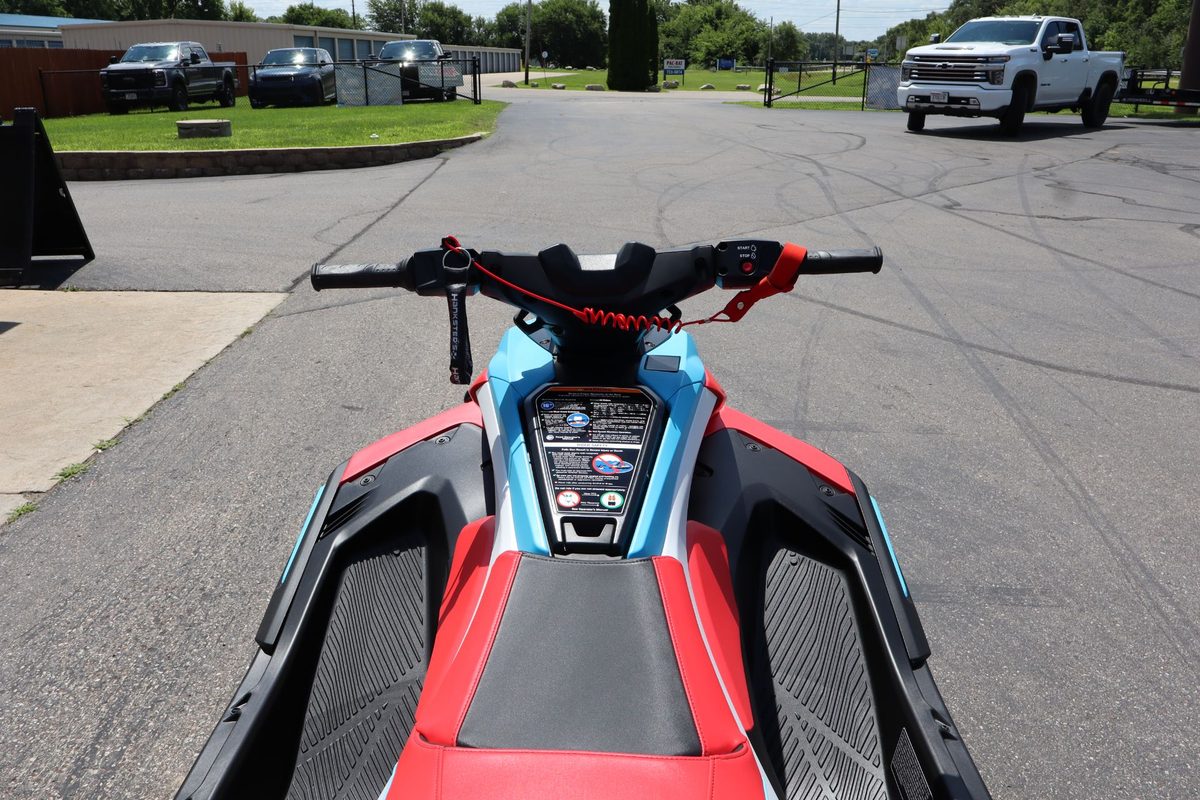 2025 Yamaha JetBlaster DLX 2-Up WaveRunner – Lightweight Two-Seat Rec Lite Watercraft - Image 10