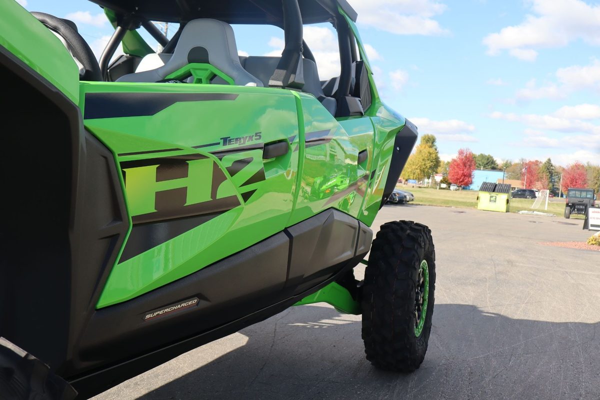 2026 Kawasaki Teryx4 H2 Deluxe eS – Supercharged Four-Seat Sport Side-by-Side - Image 14