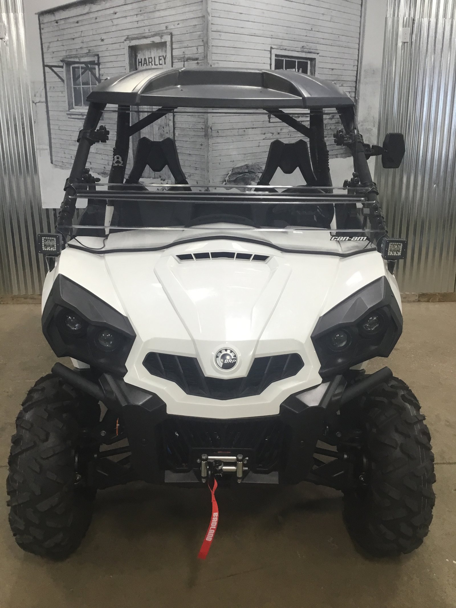 Pre-Owned 2020 Can-Am Commander 800R Side-by-Side - White - Image 3